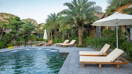 Bể bơi ngoài trời