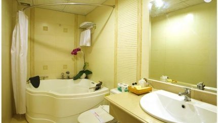 Phòng tắm bồn thiết kế độc đáo