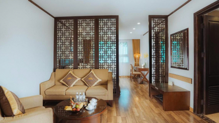 Phòng Thang Long Suite tại Thang Long Opera 4*