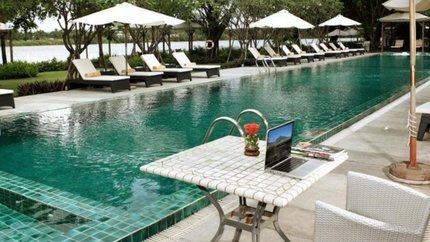 Hồ bơi tại village