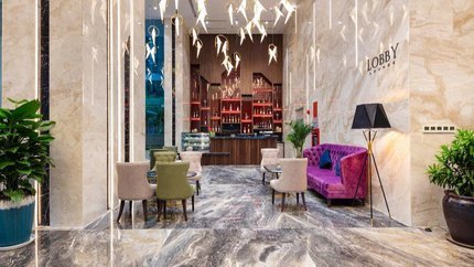 Quán cafe ngay dưới sảnh chờ