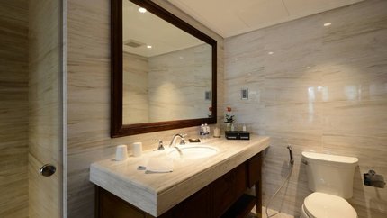 Phòng vệ sinh khép kín, với thiết kế hiện đại