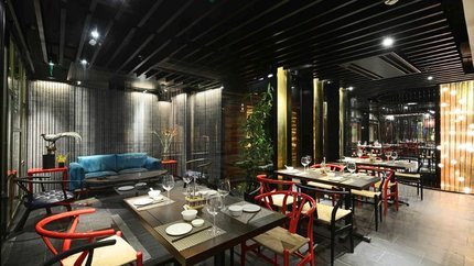 Nhà hàng với không gian ấm cúng, lãng mạn