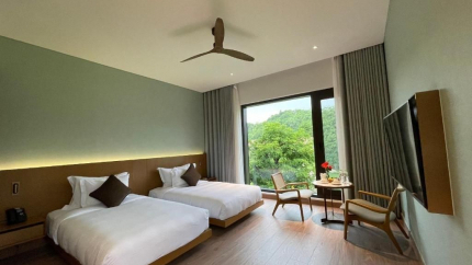 Phòng Deluxe Triple tại Resort The Five 5*