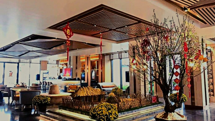 Nhà Hàng tại Resort 5* The Five