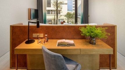 Bàn làm việc hiện đại