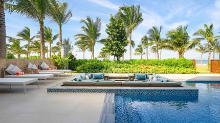 Hồ bơi riêng tại villa