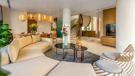 Phòng khách được thiết kế ấm cúng