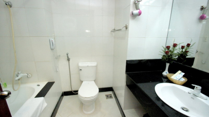 Phòng tắm The Light Hotel & Resort Nha Trang