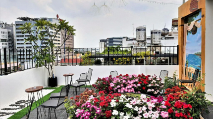 Khung cảnh The Mars Hotel Tân Bình 3*