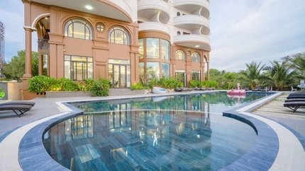 Bể bơi ngoài trời