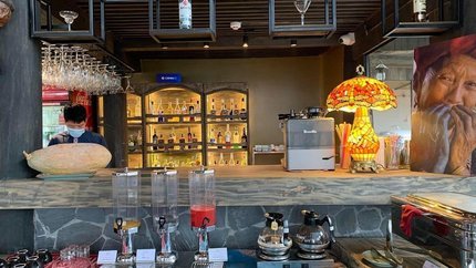 Không gian nhà hàng A  Lử tại The Mong Village Resort Sapa