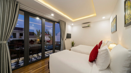 Deluxe Triple Room With Balcony