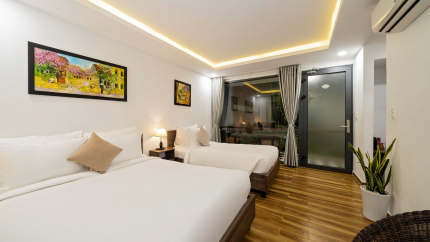 Luxury Triple Room With Pool View