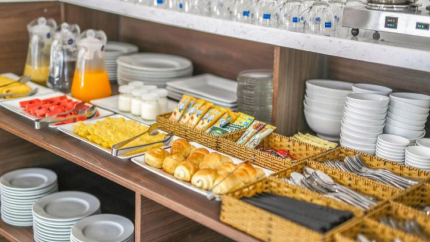 Buffet sáng phục vụ khách