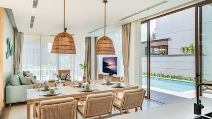 Hồ bơi ngoài trời tại villa