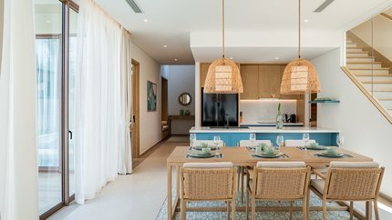 Trang bị bộ bàn ghế tại phòng bếp