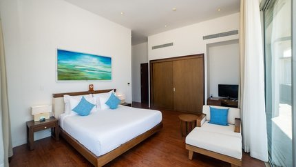Luxurious 5 Bed Room Beachfront Pool Villa 4 Bathrooms