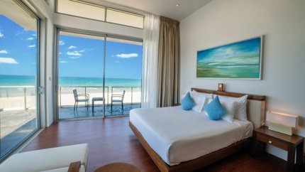 Luxurious 5 Bed Room Beachfront Pool Villa 4 Bathrooms