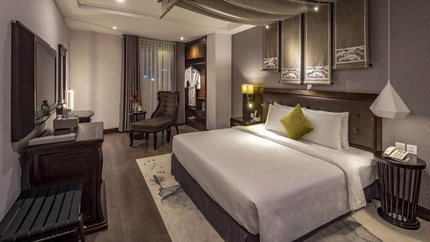 Junior Deluxe   with window