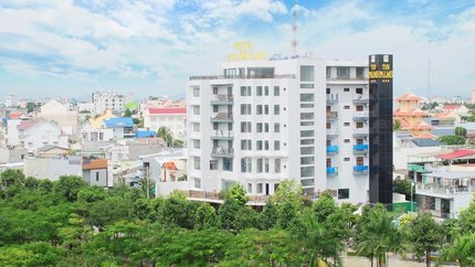 The Palms Phan Thiết Hotel