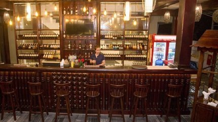 Quán bar sang trọng