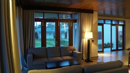 Không gian ấm cúng, sang trọng.