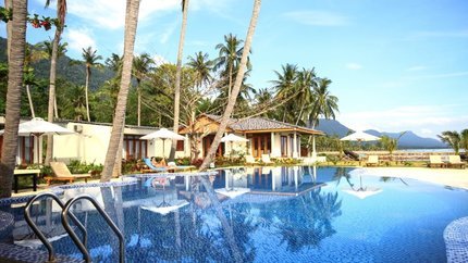 Hồ bơi lớn view hướng biển