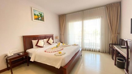 Phòng Deluxe  với thiết kế hiện đại, rộng rãi