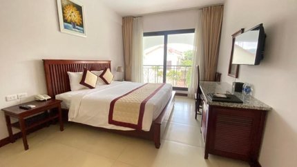 Phòng Superior với view nhìn thẳng ra hồ bơi