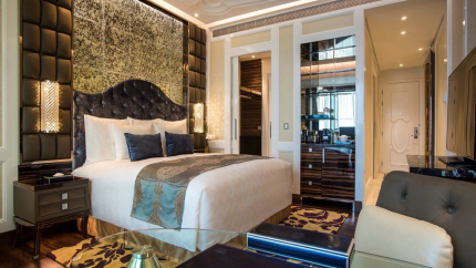 Phòng Deluxe (King bed) The Reverie Saigon