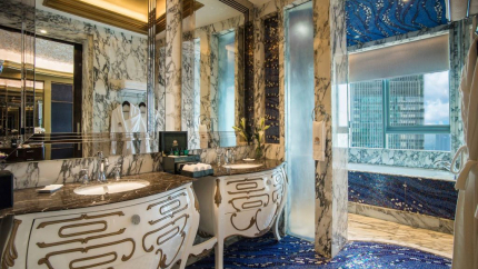 Phòng Junior Suite The Reverie Saigon Phòng tắm