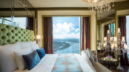 Phòng Panorama Deluxe   The Reverie Saigon