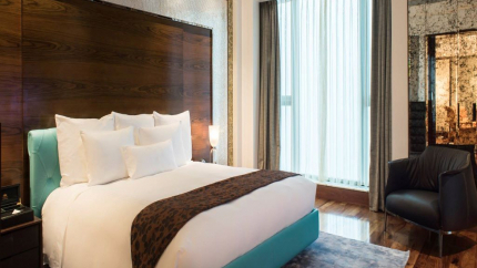 Phòng Panorama Suite by Poltrona Frau   Khách sạn The Reverie Saigon