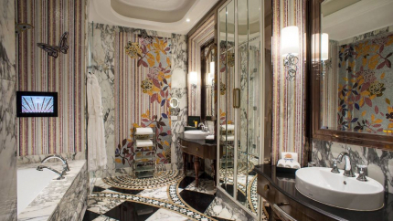 Saigon Suite Bathroom khách sạn The Reverie Saigon