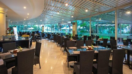 Nhà hàng với đa dạng các món ăn