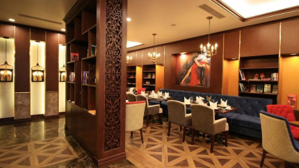 Nhà Hàng tại The Scarlett Huế 3*