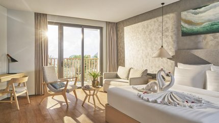 Phòng Premium Deluxe Balcony Ocean View (King)