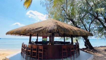 Quầy Bar trên biển