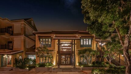 Khách sạn về đêm