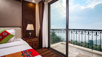 Phòng Deluxe 3 khách tại Hotel The View Sapa