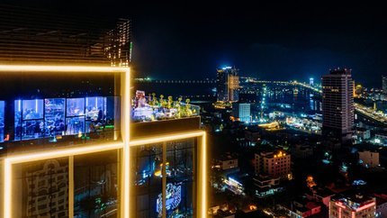 Sky Bar với không gian thoáng mát