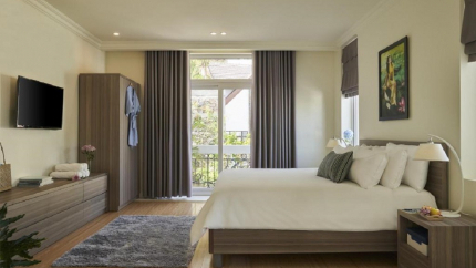 Phòng Royal Bedroom Suite