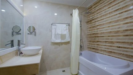 Phòng tắm có bồn tắm thư dãn