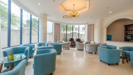 Sảnh quầy cafe rộng rãi thư dãn