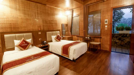 Deluxe Twin Room Tại Thung Nham Resort 4*