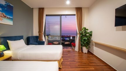 Phòng Deluxe sở hữu ban công rộng rãi