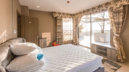 Không gian ngập nắng trong Penthouse