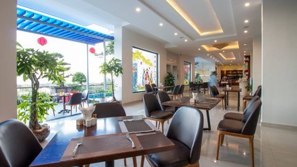 Không gian nhà hàng sang trọng