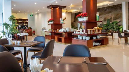 Nhà hàng rộng rãi